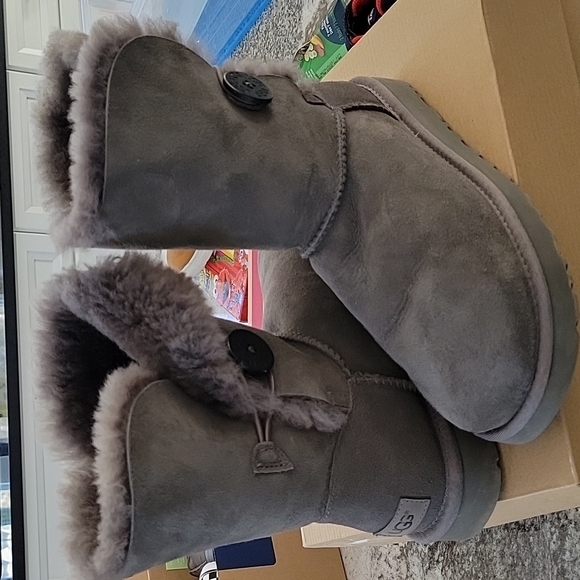 Ugg bailey button short boots - Picture 3 of 7